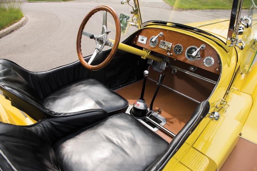 Интерьер Mercer Series 5 Raceabout 1922 года  (фото 3 из 24)